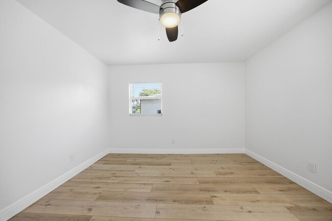 Building Photo - 401 Blueberry Ln