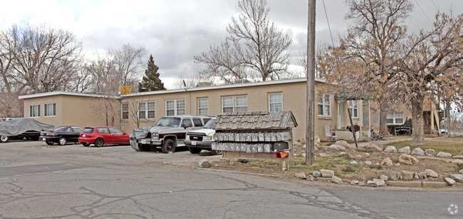 Building Photo - Garden Apartments