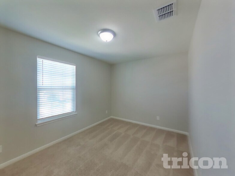 Building Photo - 11826 Davalos Ln