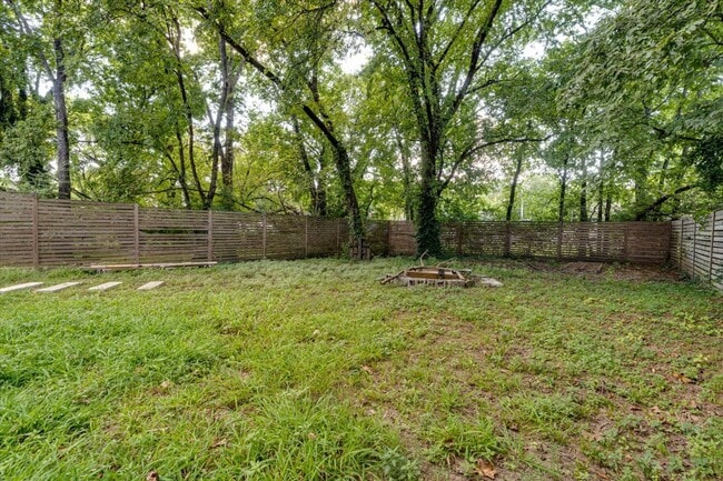 Building Photo - 1609 Roanoke Ave