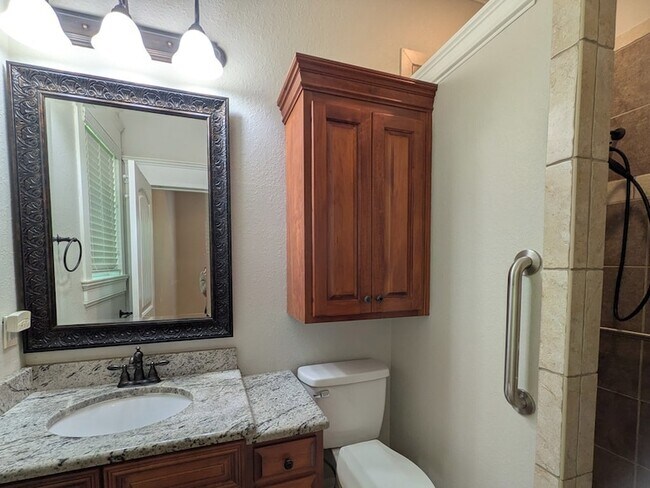 Building Photo - 124 Pepperdine Ct