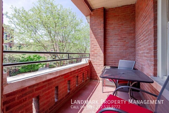 Building Photo - 4853 S Vincennes-Unit 205
