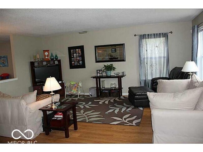 Building Photo - 14422 Forsythia Ln
