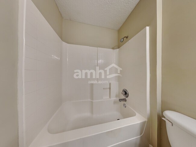 Building Photo - 9422 Daniels Mill Dr
