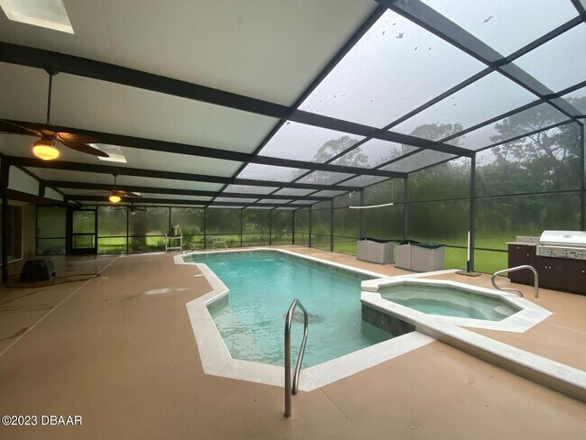 Building Photo - 1 Arrowhead Dr