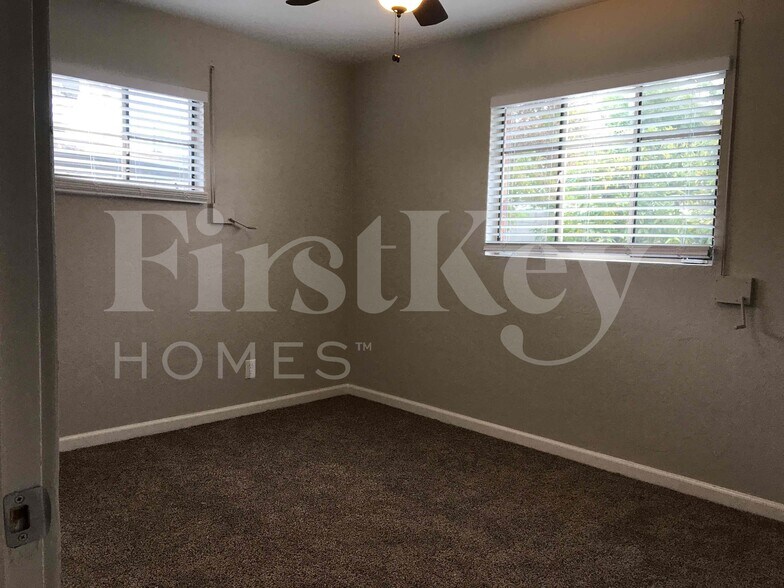 Building Photo - 1507 W Berridge Ln