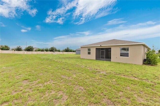 Building Photo - 272 Taft Dr