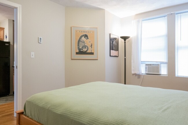 Building Photo - 166 Cottage St