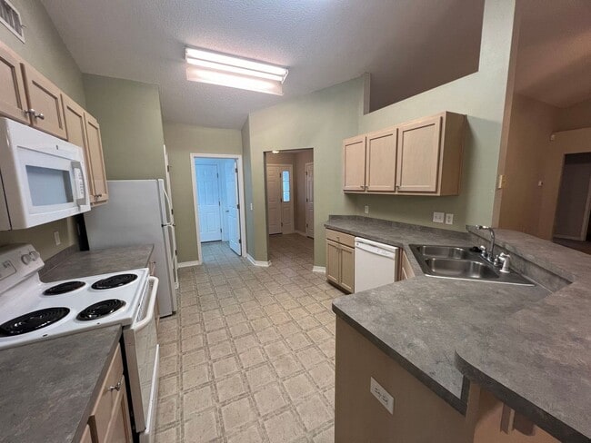 Building Photo - Pace - Spencer Oaks Landing - 4 bedroom, 2...