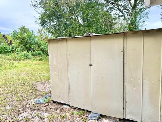 Building Photo - 302 Nidy Ave