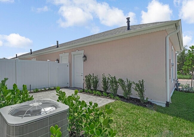 Building Photo - 930 SW Pr Ave