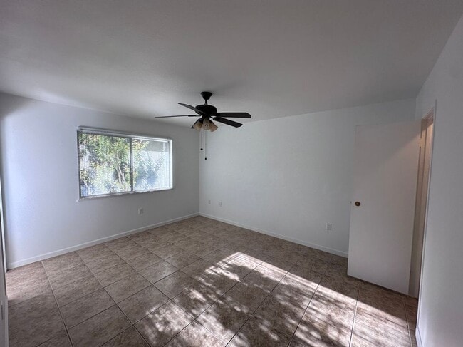 Building Photo - 813 New Stine Rd