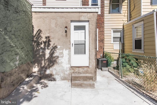 Building Photo - 3617 Sepviva St