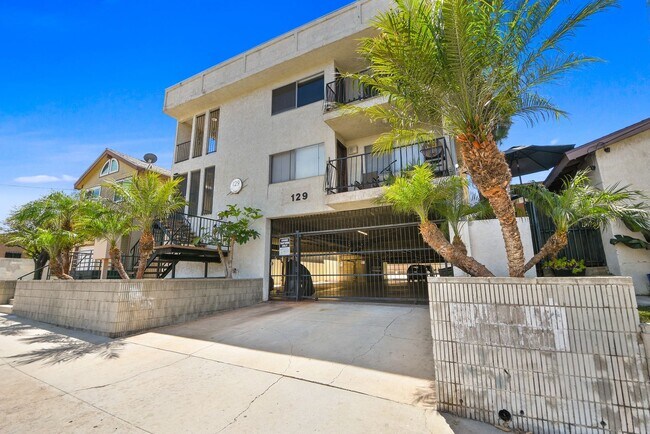 Building Photo - 129 N Cabrillo Ave