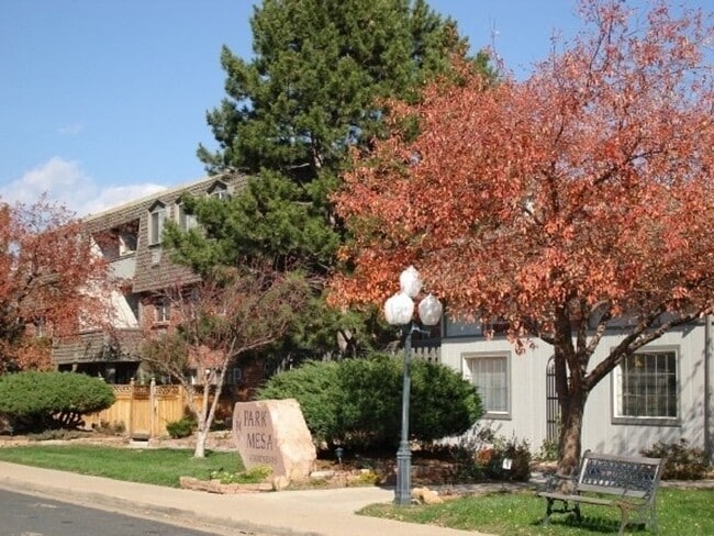 Building Photo - TOP FLOOR South Boulder 1 BD AVAILABLE NOW...
