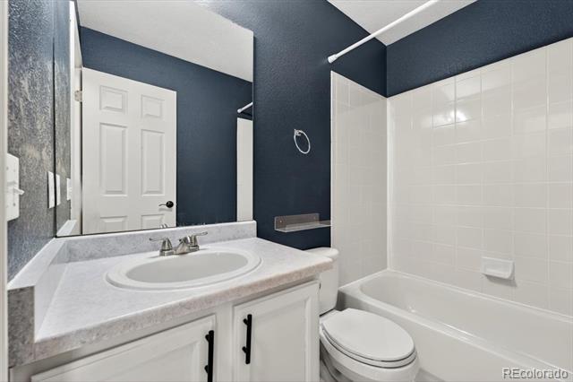 Building Photo - 10203 Vine Ct