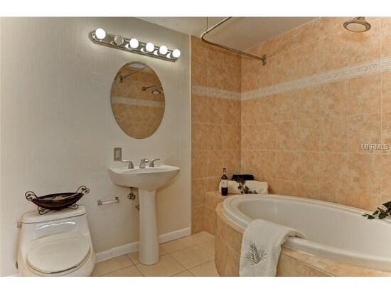 Building Photo - 2333 Feather Sound Dr