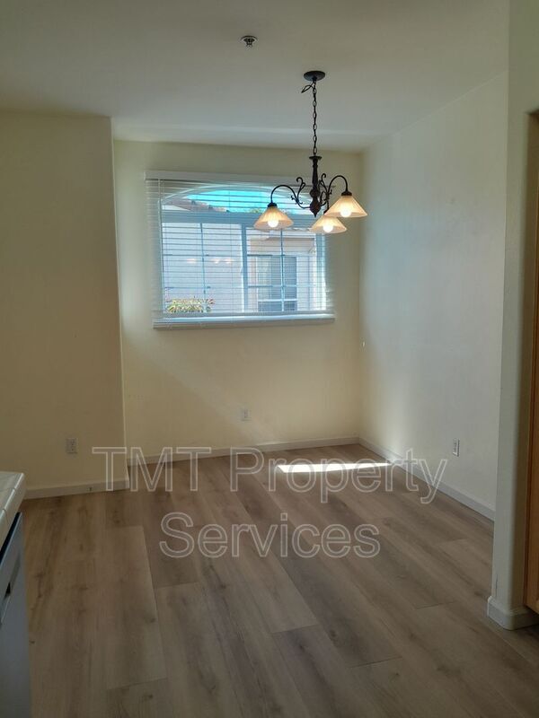 Building Photo - 310 E McCoy Ln