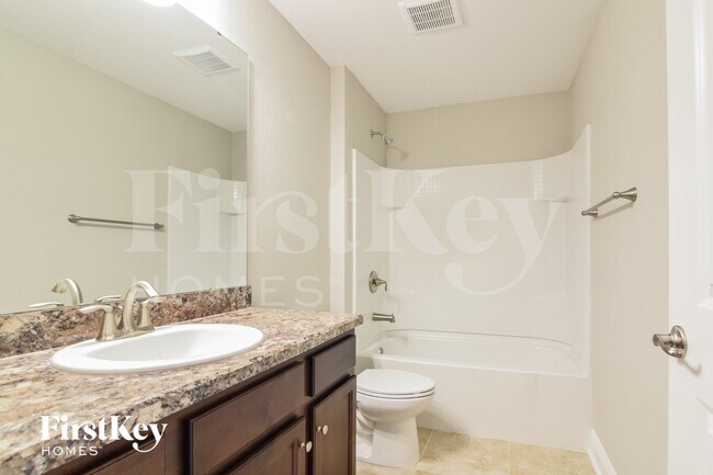 Building Photo - 14503 Dunrobin Dr