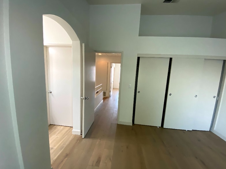 Building Photo - 382 Montecito Way