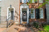 Building Photo - UPGRADES! Two Bedroom Townhouse in Charlotte