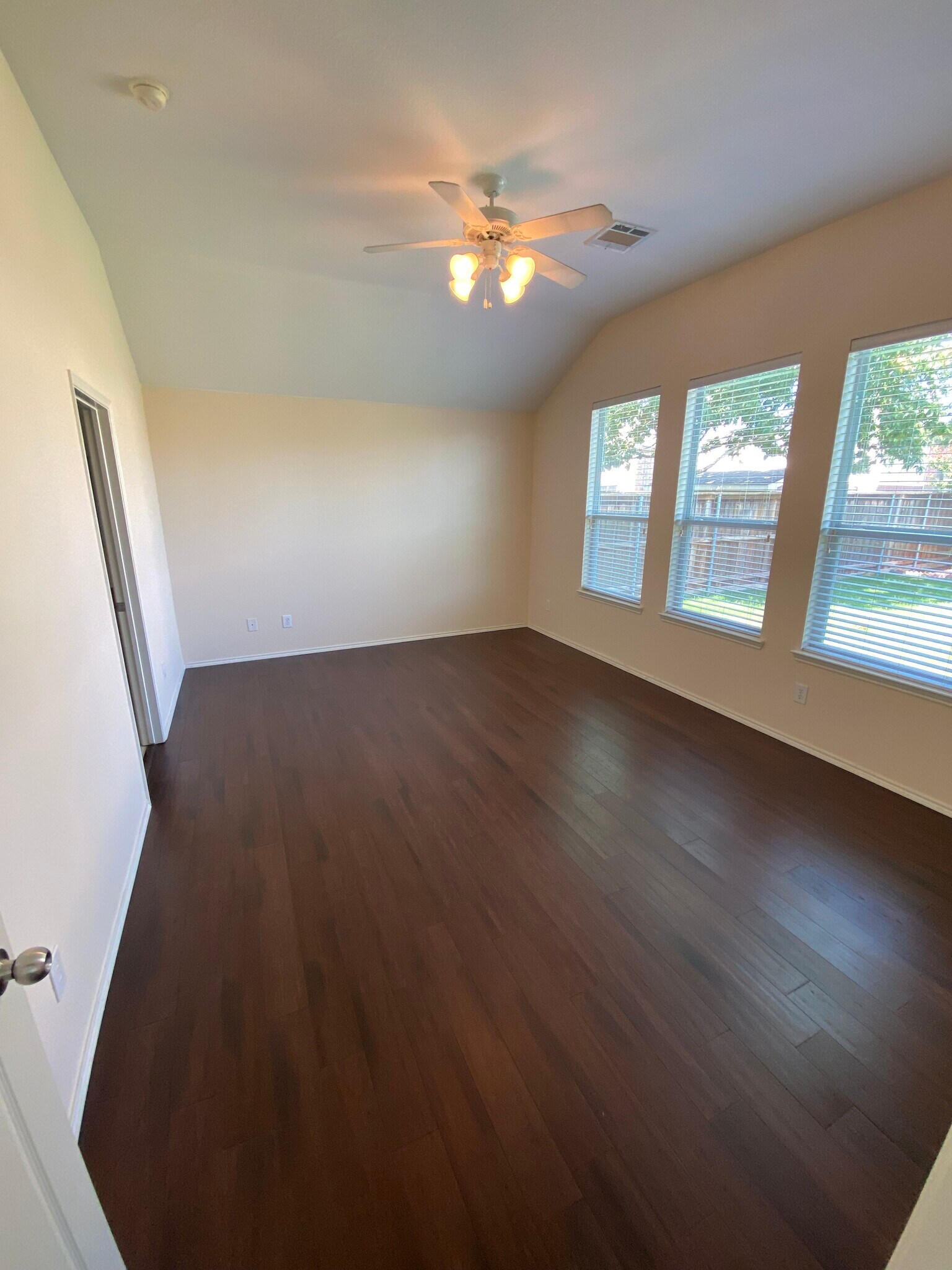 Building Photo - 112 Cherrytree Trl