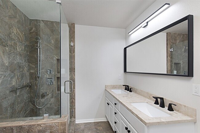 Building Photo - 232 S La Esperanza