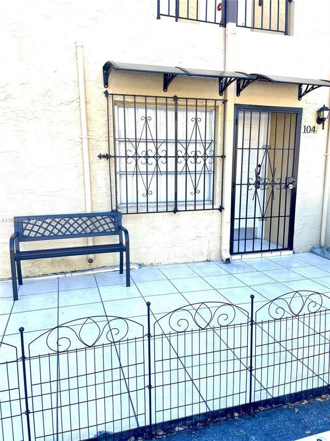 Building Photo - 245 NW 109th Ave