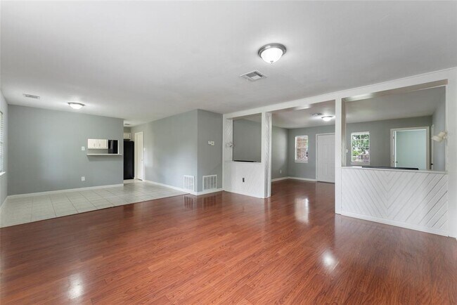 Building Photo - 29410 Sedgefield St