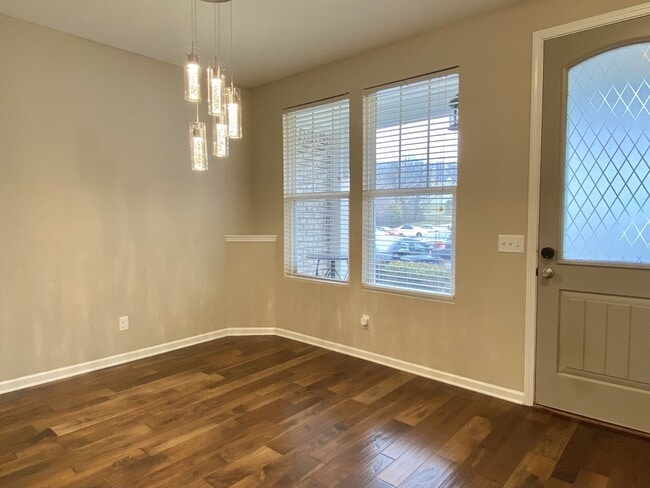 Building Photo - Mt Juliet TN Contemporary townhome located in the desirable Nichols Vale Community!