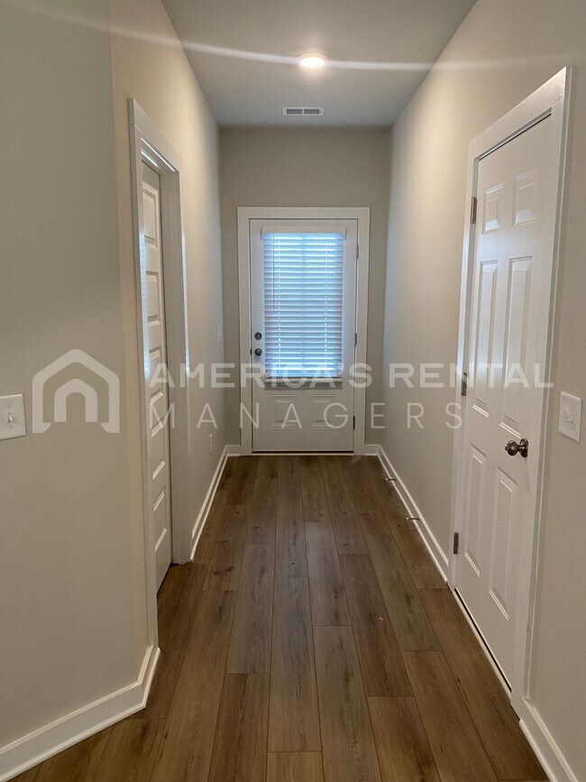 Building Photo - Home for Rent in Clanton, AL!!! View with ...