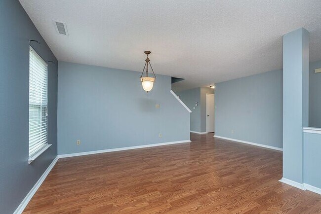 Building Photo - Large 4 Bedroom in Fishers!