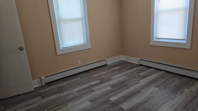 Building Photo - 429 Doughty Rd