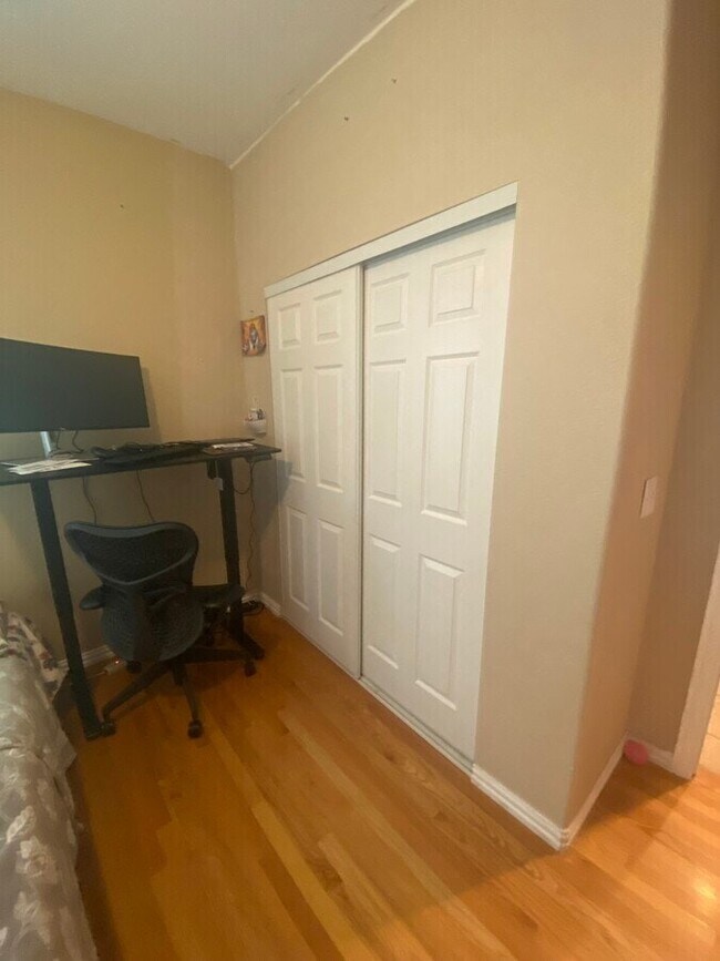 Building Photo - 10850 Trotwood Way