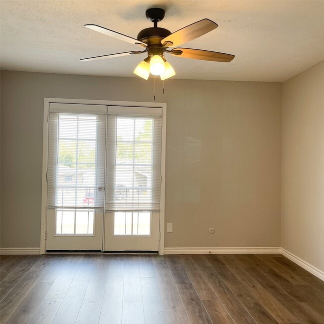 Building Photo - 7331 Chasewood Dr