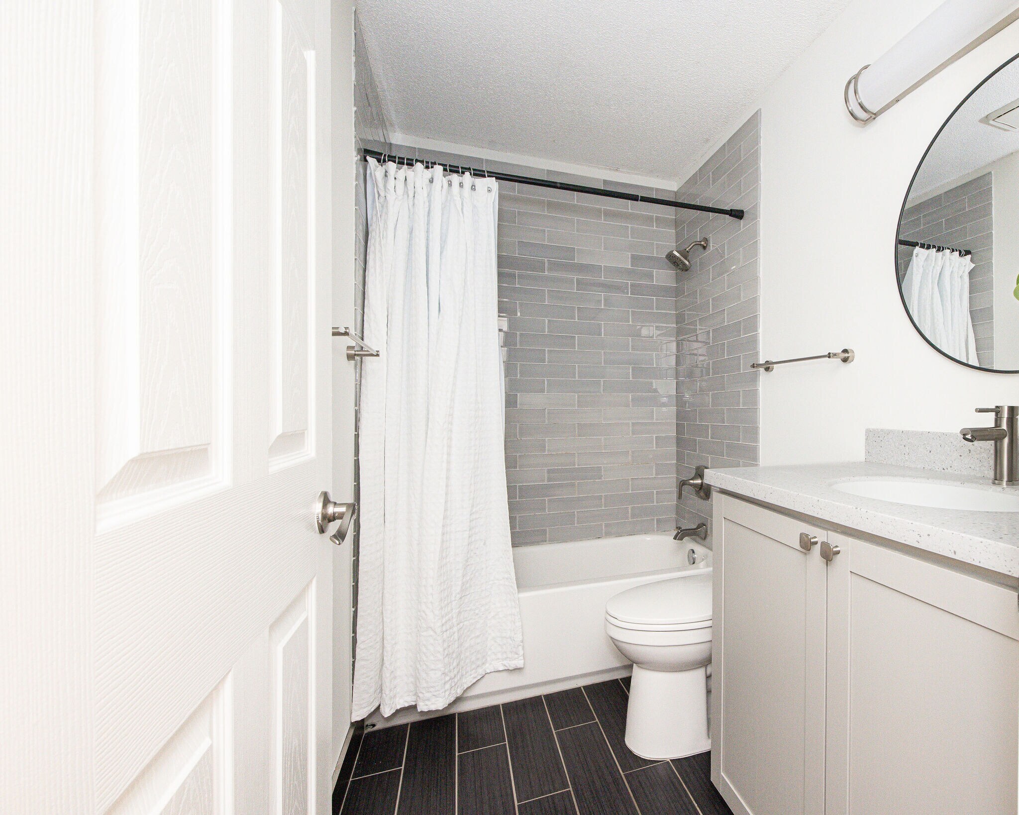 Building Photo - 35 Nathan Ln N