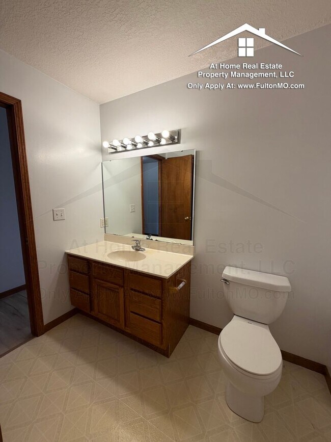 Building Photo - 1117-1119 Ashton Circle East