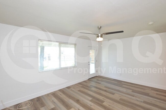 Building Photo - 1202 E Kaler Dr