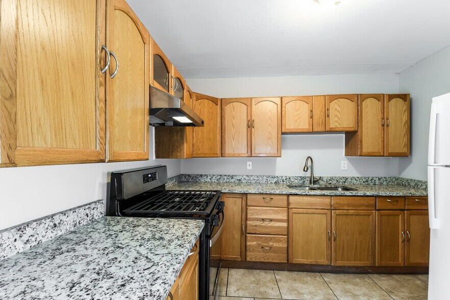 Building Photo - 1230 Acredale Dr