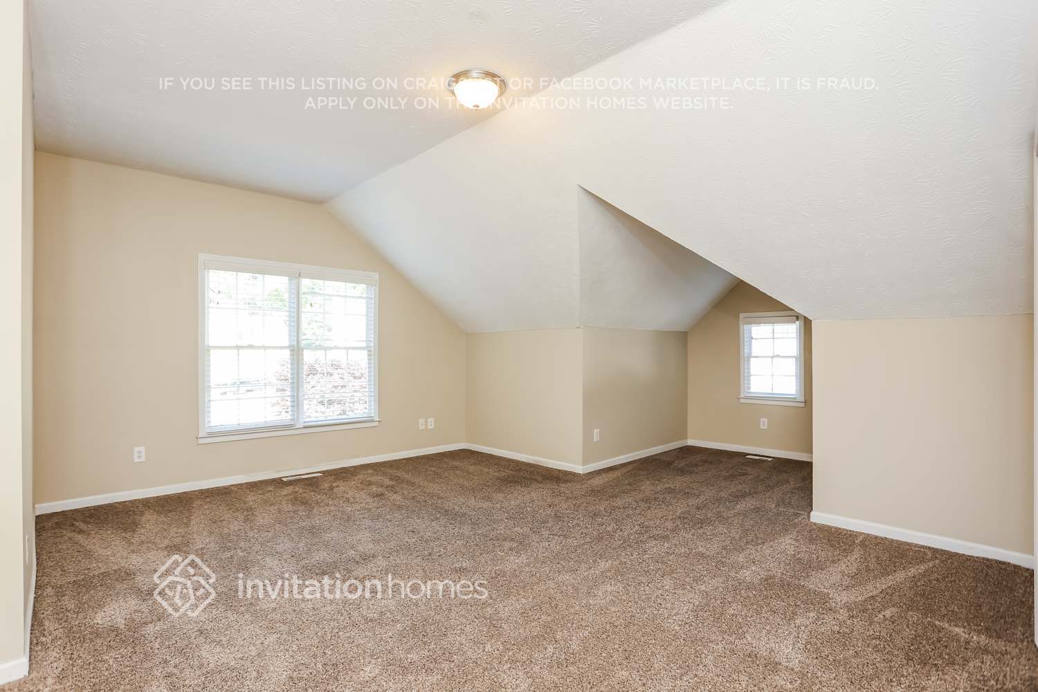 Building Photo - 1810 Fairpointe Trce