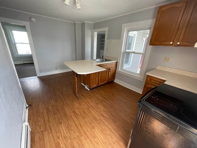 Building Photo - 46 Terrill St