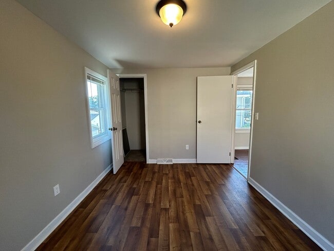 Building Photo - Single Family Home - Short Term Lease Avai...