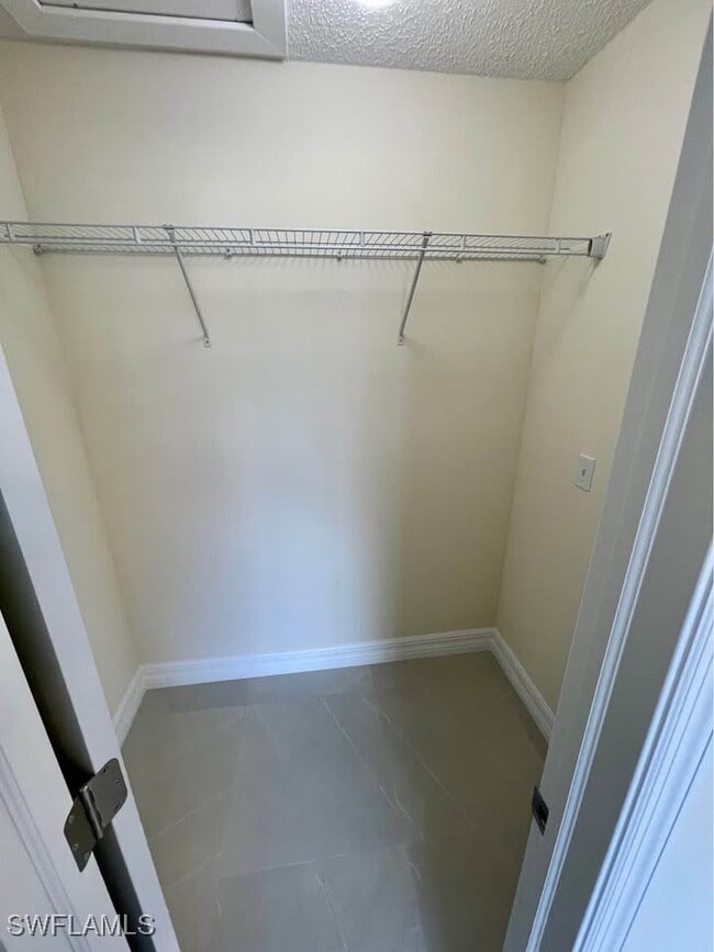 Building Photo - 4052 Bayshore Dr