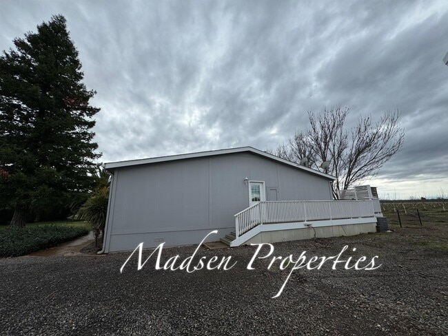 Building Photo - 15451 Cana Pine Creek Rd
