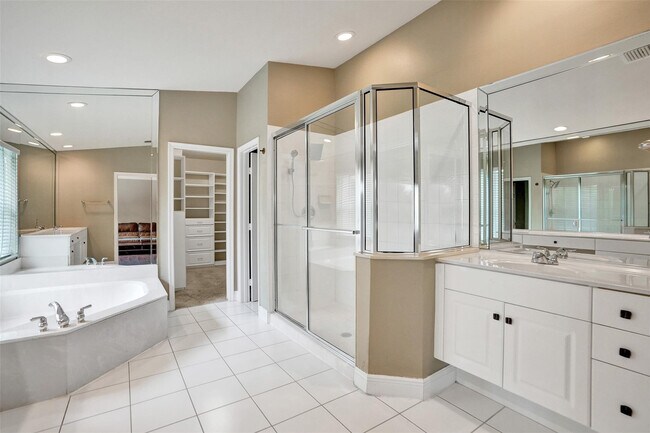 Building Photo - 10442 NW 60th Pl