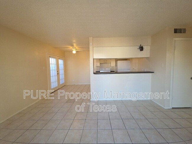 Building Photo - 5808 Wellington Dr