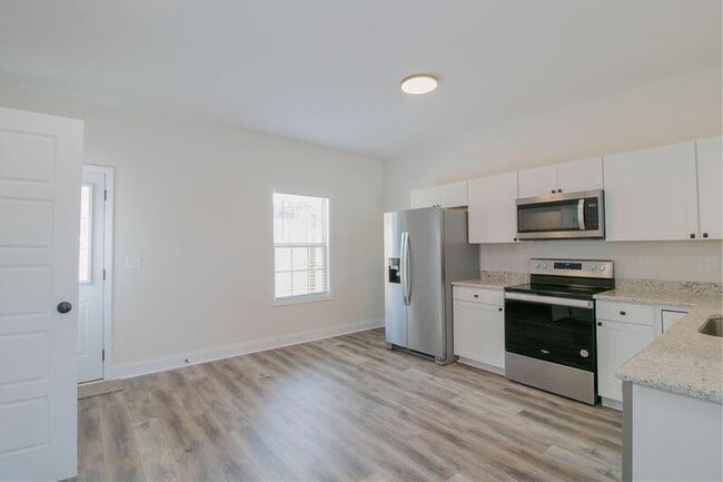 Building Photo - 550 Peachers Mill Rd