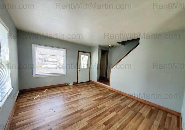 Building Photo - 1112-1114 Byron Ave