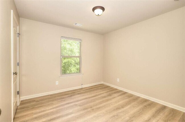 Building Photo - 3702 Brockenhurst Dr