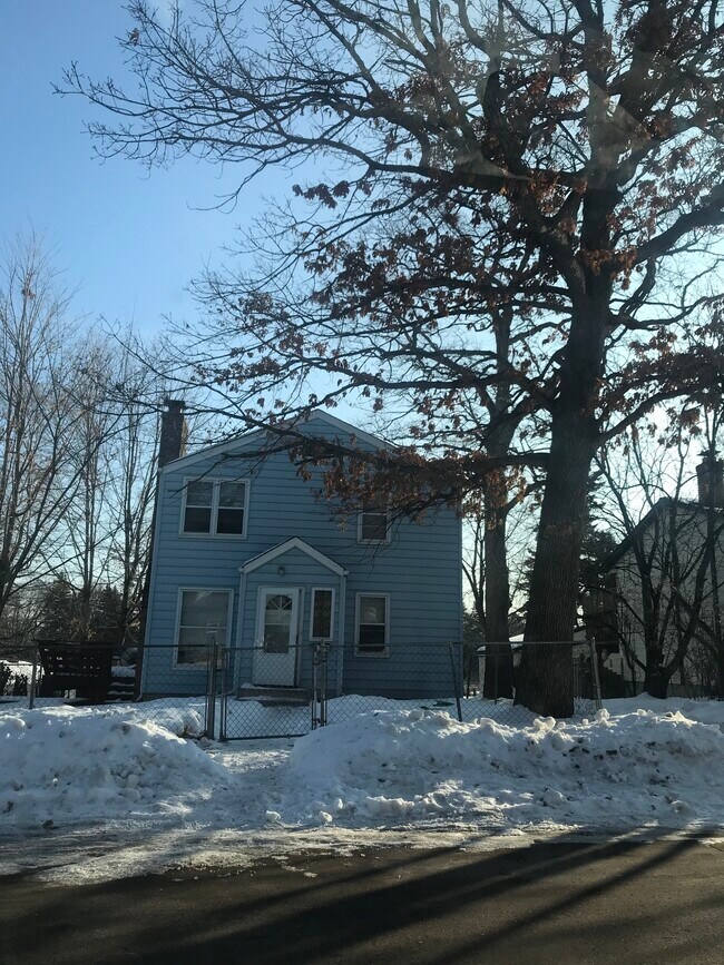 Building Photo - 3342 Beard Ave N